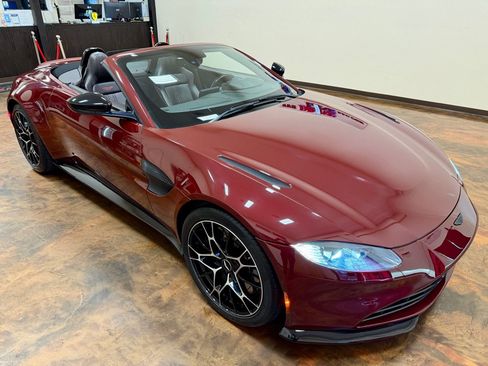 Used 2021 Aston Martin V8 Vantage Roadster image 67