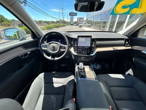 Certified 2025 Volvo XC90 B6 Plus AWD/4WD image 19