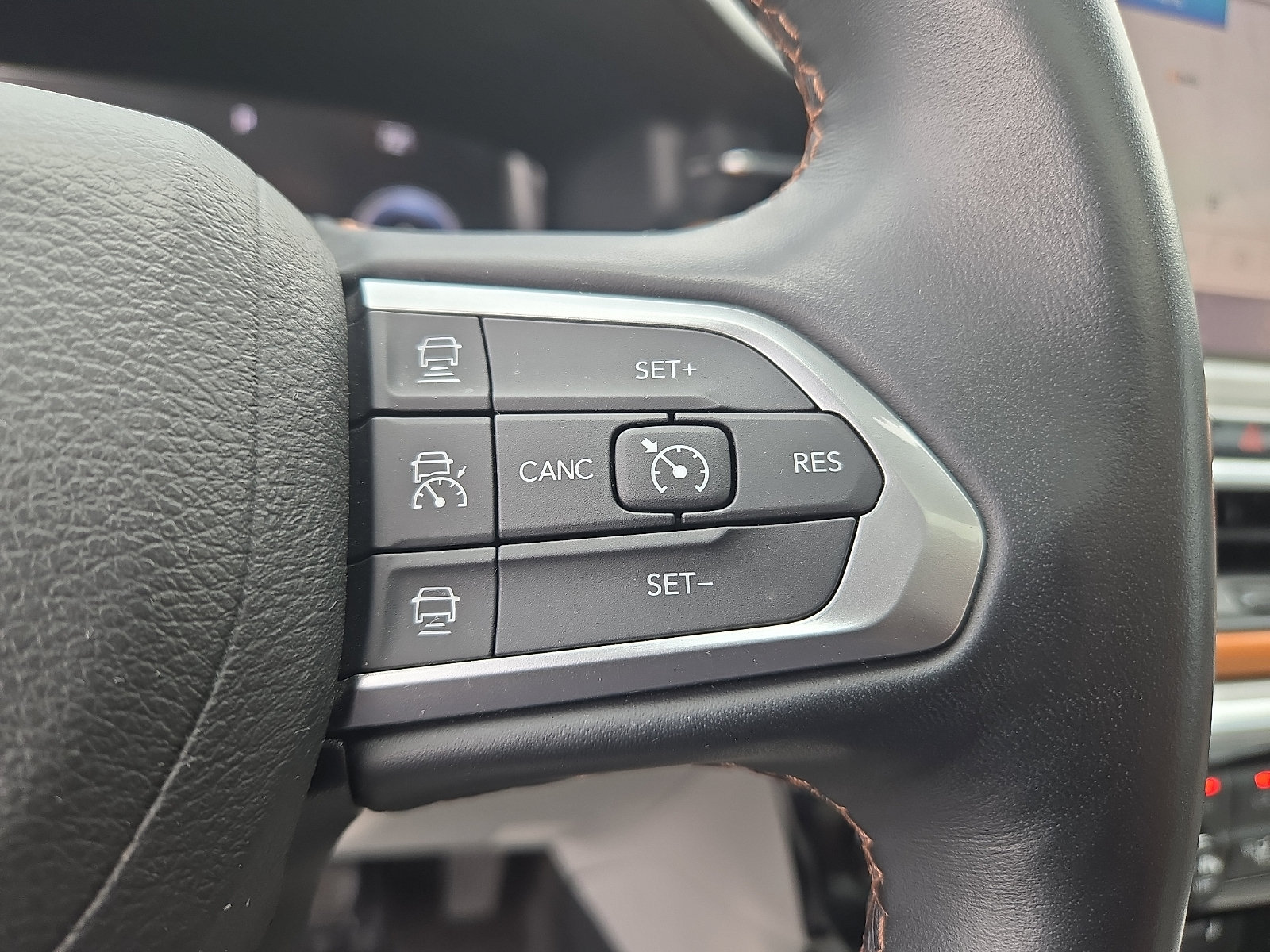 Used 2022 Jeep Compass Limited w/ Elite Group AWD/4WD image 23