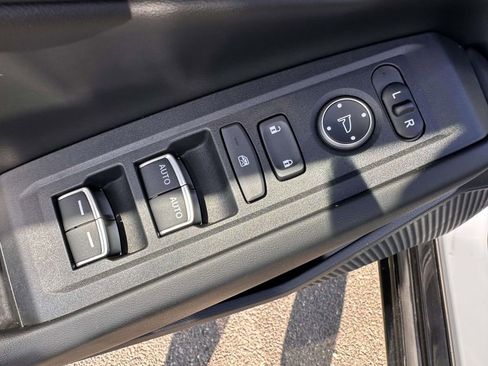 Used 2023 Honda Accord EX-L image 9