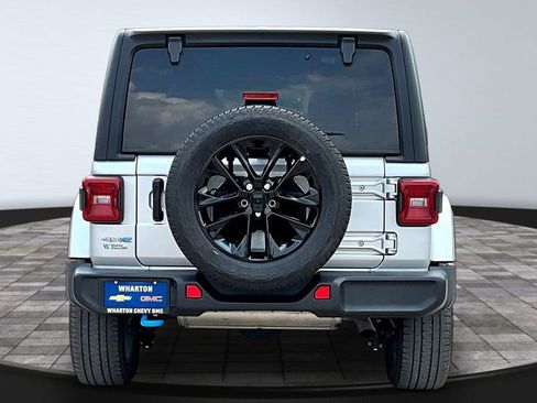 Used 2023 Jeep Wrangler Unlimited Sahara w/ Cold Weather Group AWD/4WD image 6
