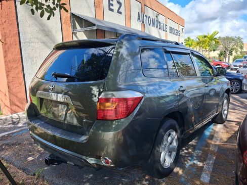 Used 2010 Toyota Highlander SE AWD/4WD image 5