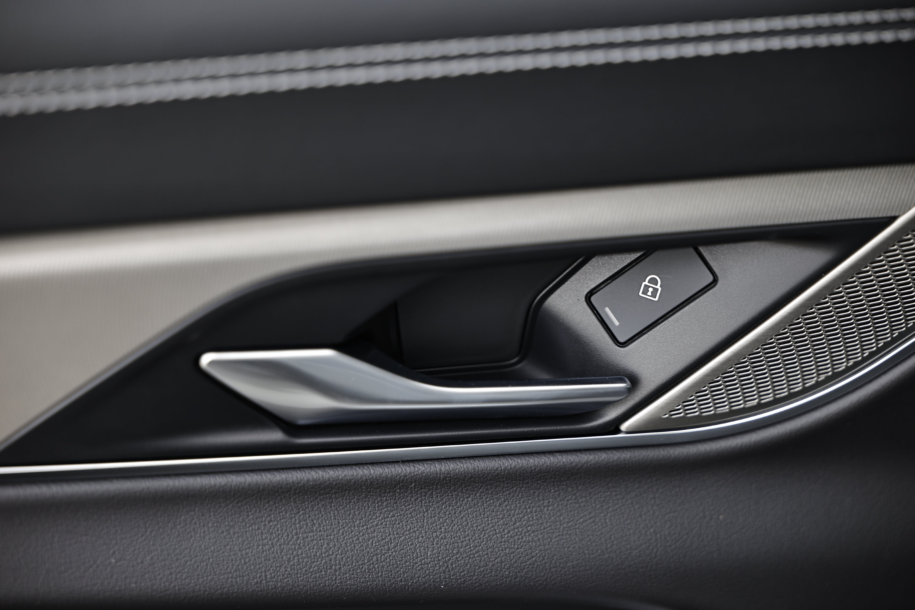 New 2024 Jaguar XF R-Dynamic SE AWD/4WD image 30