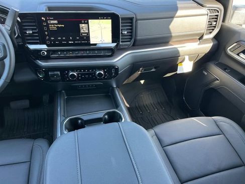 New 2026 GMC Sierra 2500 SLT w/ SLT Premium Package AWD/4WD image 18