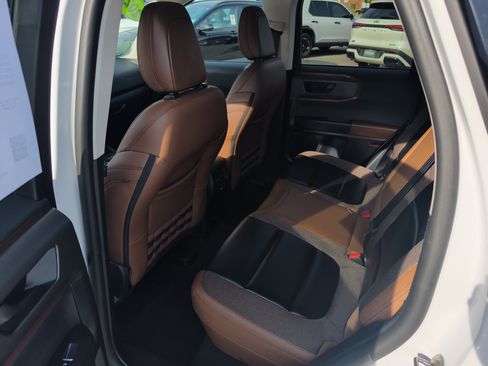 Used 2025 Ford Bronco Sport Outer Banks AWD/4WD image 9