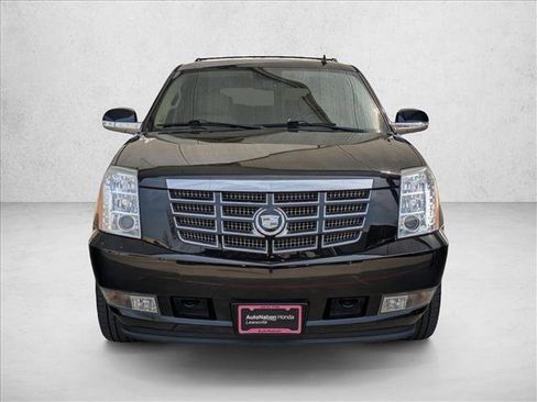 Used 2009 Cadillac Escalade AWD image 2