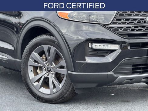 Certified 2022 Ford Explorer XLT w/ Equipment Group 202A image 3