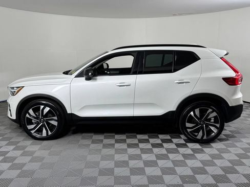 Certified 2023 Volvo XC40 B5 Plus w/ Driver Assist Package AWD/4WD image 12