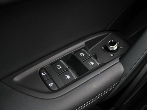 Used 2025 Audi Q5 2.0T Premium Plus image 18