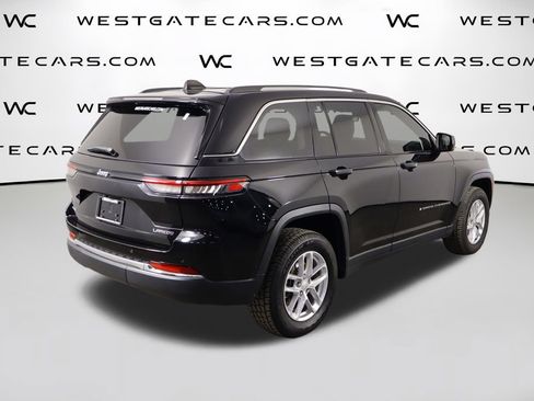 Used 2023 Jeep Grand Cherokee Laredo w/ Luxury Tech Group I AWD/4WD image 52