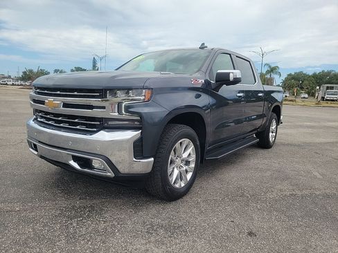 Used 2022 Chevrolet Silverado 1500 LTZ w/ LTZ Premium Package AWD/4WD image 2