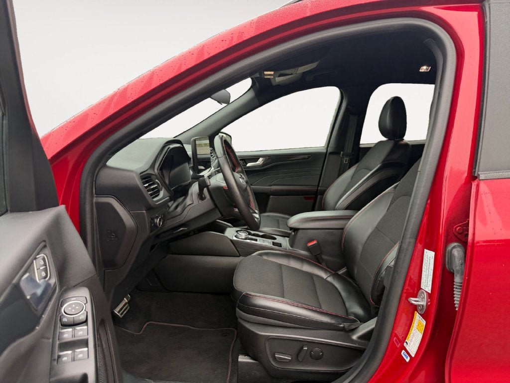 Used 2023 Ford Escape ST-Line Select w/ Tech Pack #1 AWD/4WD image 7