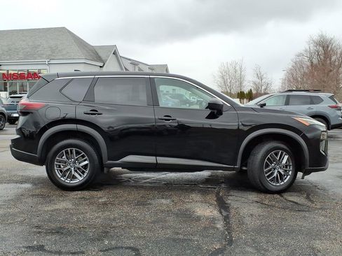 Used 2024 Nissan Rogue S image 2