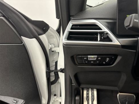 Used 2025 BMW M240i xDrive Coupe image 31