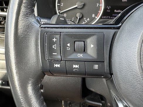 Used 2021 Nissan Rogue SV w/ Premium Package image 18