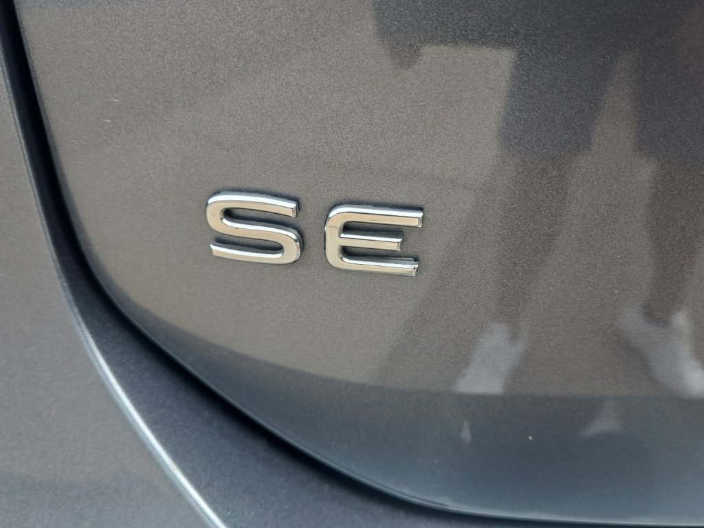 Used 2023 Volkswagen Tiguan SE R-Line FWD image 37