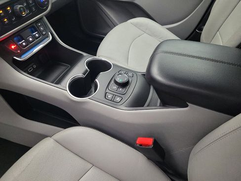 Used 2020 GMC Terrain SLT AWD/4WD image 26
