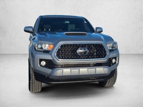 Used 2019 Toyota Tacoma TRD Sport AWD/4WD image 2