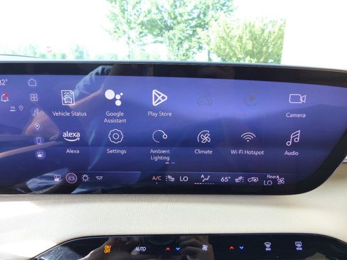 Used 2025 Buick Enclave Preferred FWD image 30