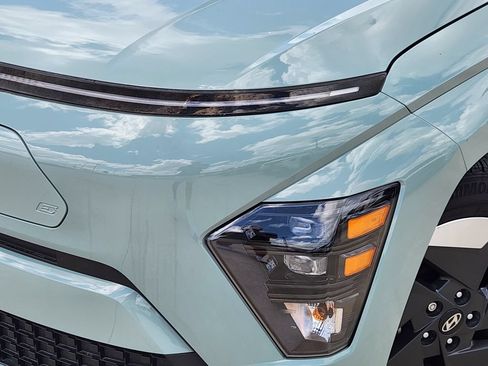 Used 2024 Hyundai Kona SE FWD image 11