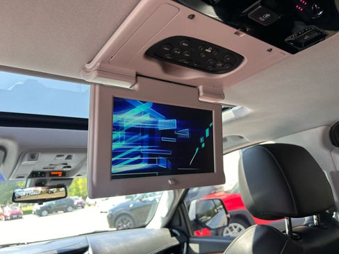 Used 2019 Cadillac Escalade Premium Luxury AWD/4WD image 28
