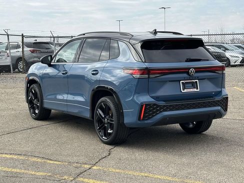 New 2026 Volkswagen Tiguan SE R-Line image 3