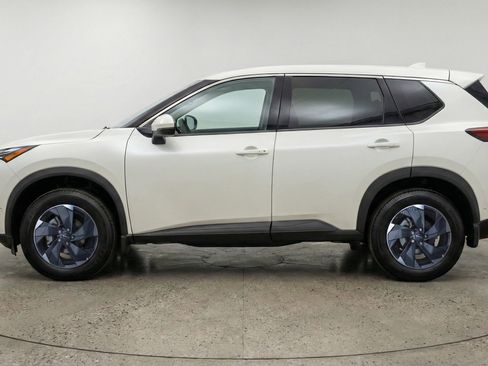Used 2025 Nissan Rogue SV image 5
