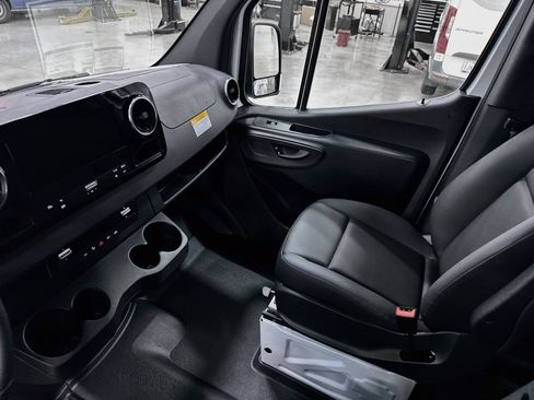 Used 2026 Mercedes-Benz Sprinter 2500 image 23