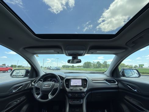 Used 2023 GMC Acadia AT4 w/ Technology Package AWD/4WD image 30