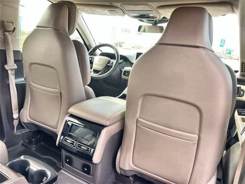 Used 2020 Lincoln Aviator Reserve w/ Equipment Group 202A image 13