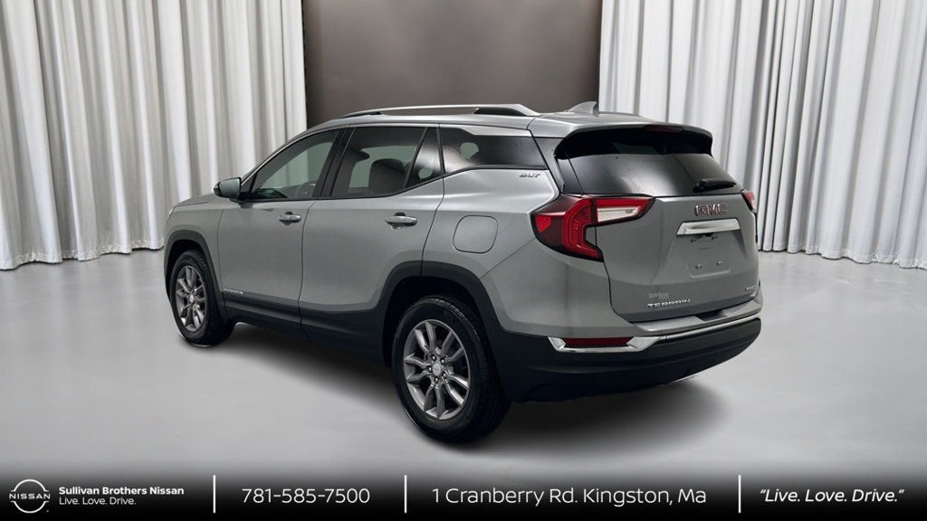 Used 2024 GMC Terrain SLT AWD/4WD image 7