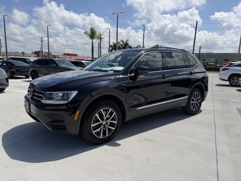 Used 2020 Volkswagen Tiguan SE w/ Panoramic Sunroof Package AWD/4WD image 7