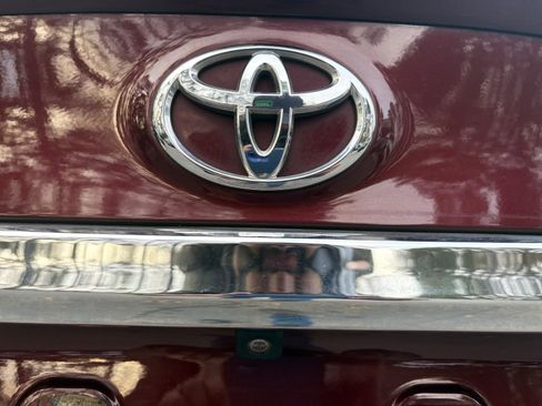 Used 2014 Toyota Avalon XLE image 9