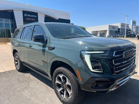 Certified 2025 GMC Yukon AT4 w/ AT4 Premium Plus Package AWD/4WD image 1