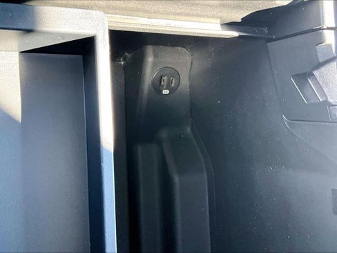 Used 2022 Ford F150 Platinum w/ Equipment Group 701A High image 33