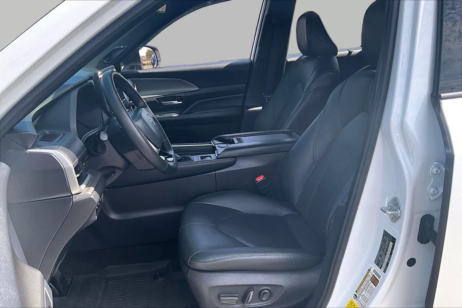 Certified 2025 Toyota Grand Highlander AWD Hybrid image 7