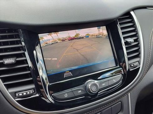 Certified 2022 Chevrolet Trax LT w/ LT Convenience Package image 19