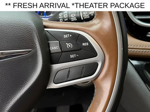 Used 2017 Chrysler Pacifica Limited w/ UConnect Theater Package image 41