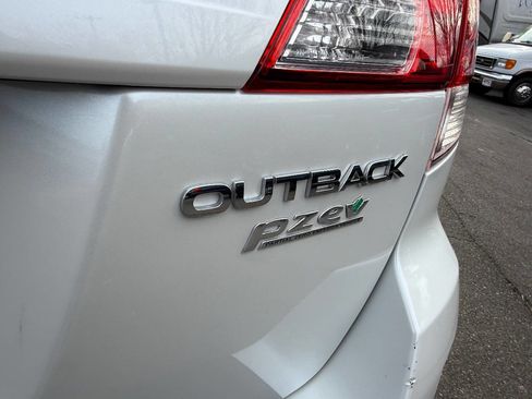 Used 2013 Subaru Outback 2.5i Limited image 11