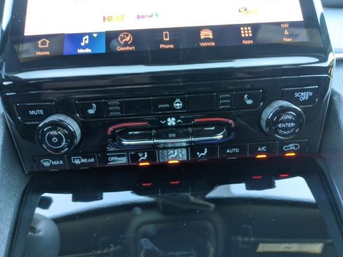 New 2025 Jeep Grand Cherokee L Limited w/ Black Appearance Package image 32