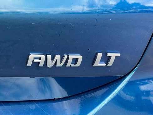 Used 2020 Chevrolet Equinox LT w/ Driver Convenience Package image 2