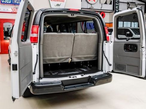 Used 2023 Chevrolet Express 3500 LS image 39