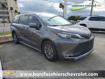 Used 2022 Toyota Sienna XLE