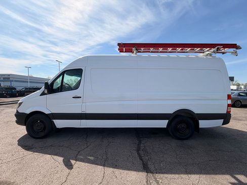 Used 2016 Mercedes-Benz Sprinter 2500 image 3