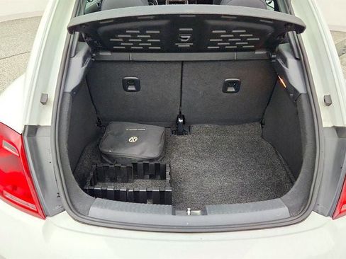Used 2018 Volkswagen Beetle 2.0T S FWD image 20