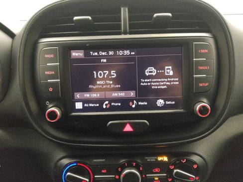 Used 2022 Kia Soul LX image 25