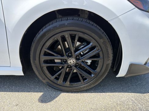 Used 2025 Toyota Camry SE FWD image 12