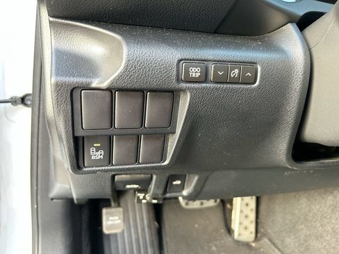 Used 2016 Lexus IS 350 w/ F Sport Package RWD image 14