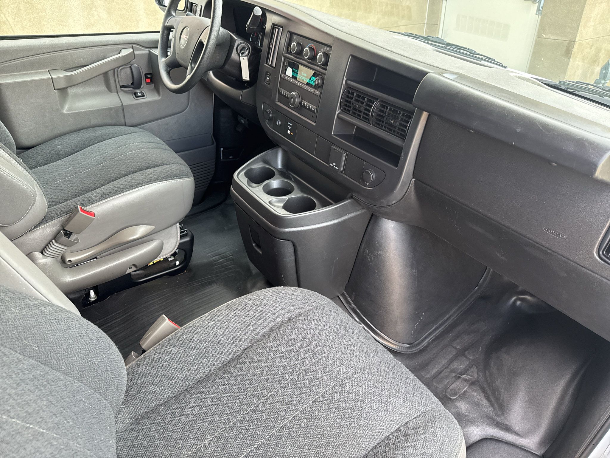 Used 2025 GMC Savana 2500 w/ Driver Convenience Package RWD image 34