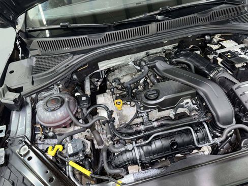 Used 2025 Volkswagen Jetta SE FWD image 28